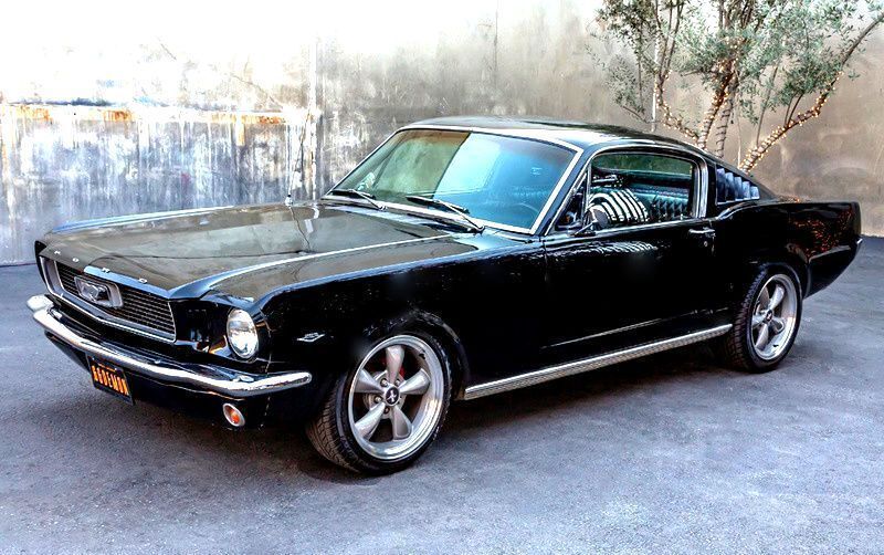 Ford-Mustang-1966-3