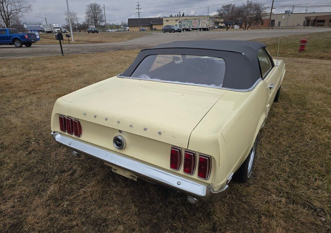 Ford-Mustang-1968-24