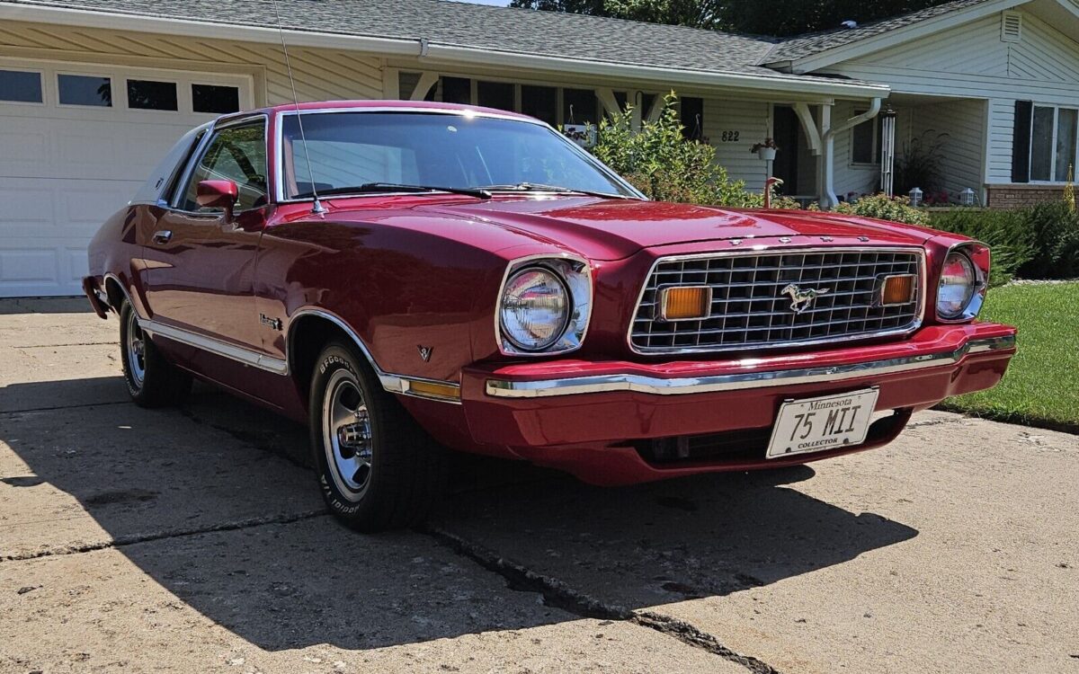 Ford-Mustang-1975-2