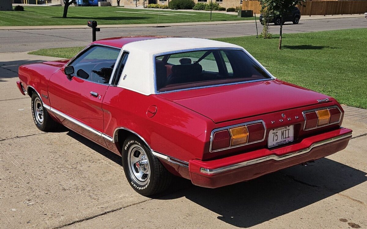 Ford-Mustang-1975-5