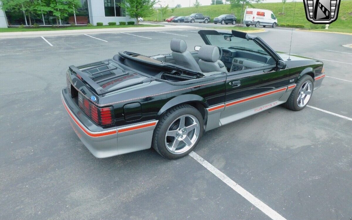 Ford-Mustang-1988-6