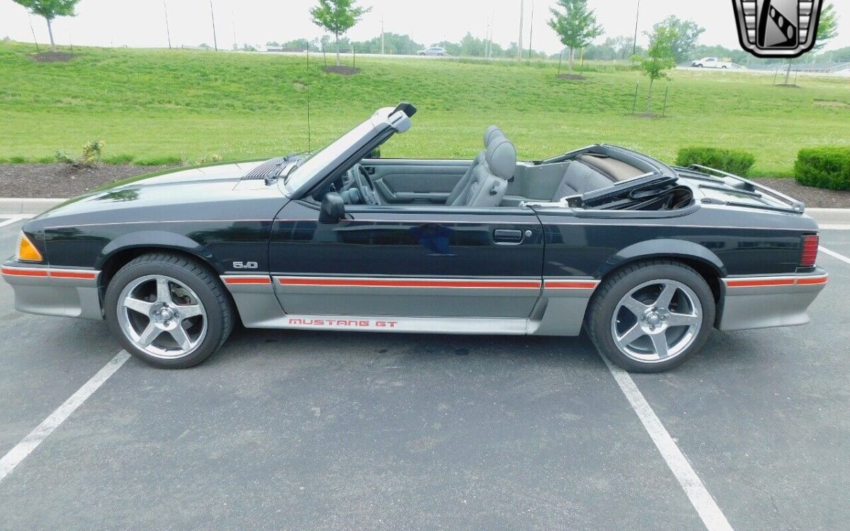 Ford-Mustang-1988-9