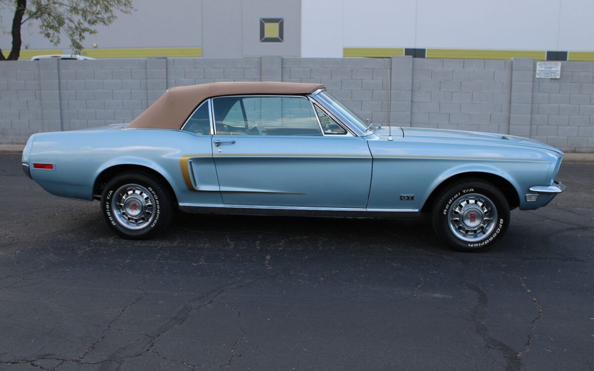 Ford-Mustang-Cabriolet-1968-2