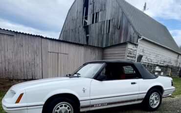 Ford-Mustang-Cabriolet-1984-2