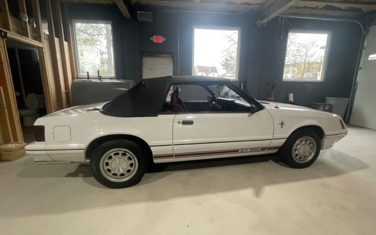 Ford-Mustang-Cabriolet-1984-23