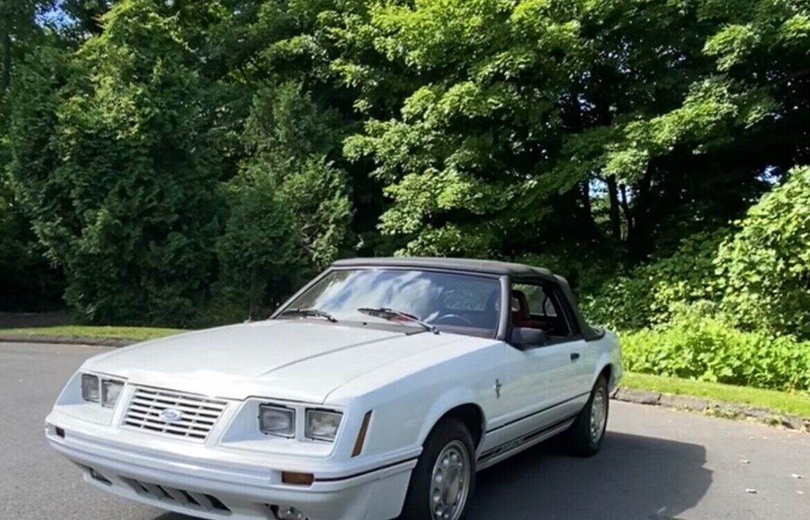 Ford-Mustang-Cabriolet-1984-24