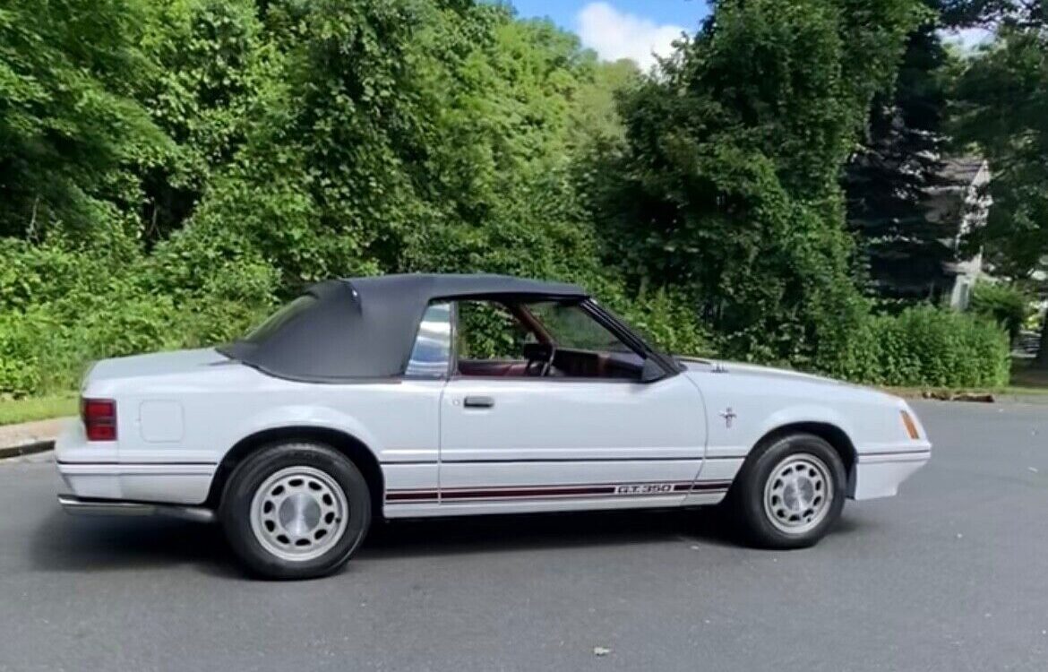 Ford-Mustang-Cabriolet-1984-26