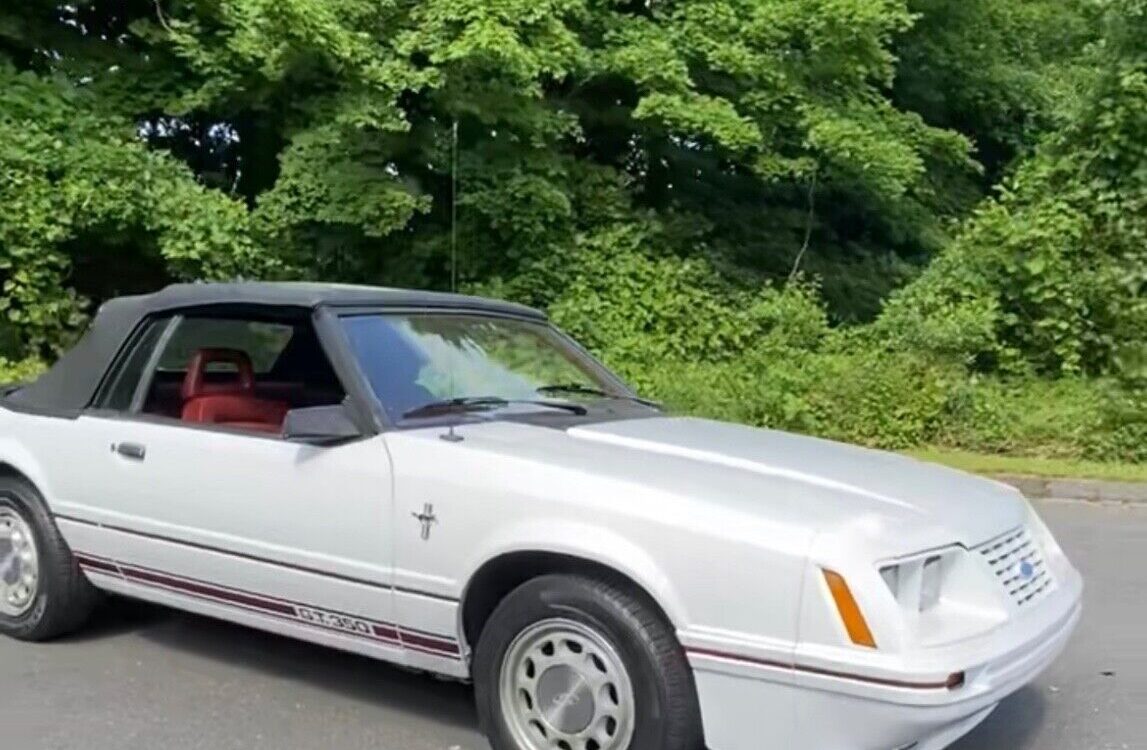 Ford-Mustang-Cabriolet-1984-3