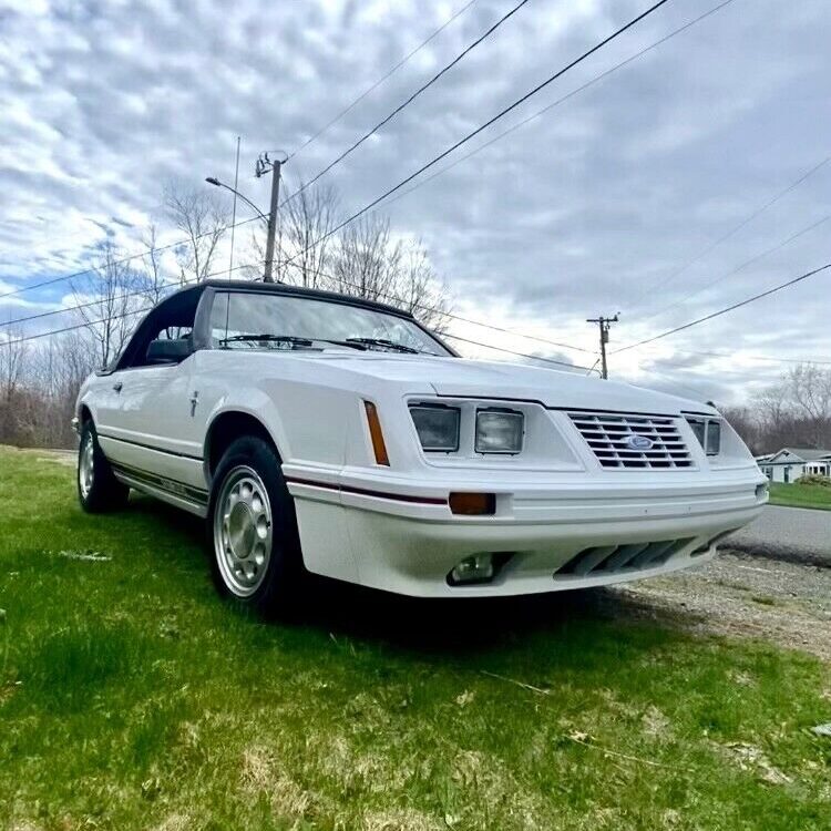 Ford-Mustang-Cabriolet-1984-4