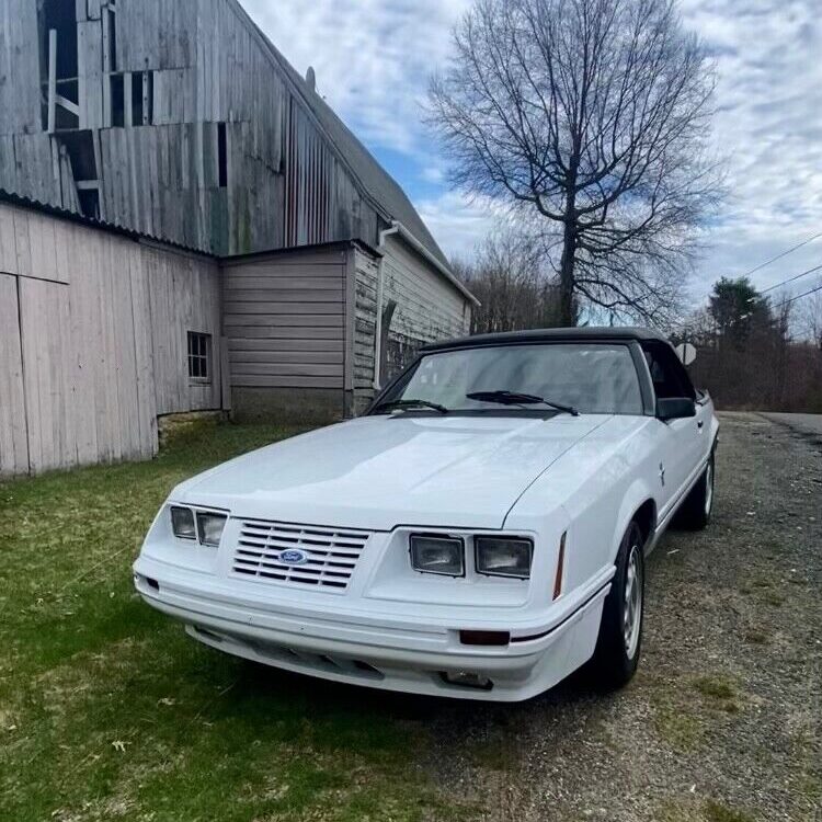 Ford-Mustang-Cabriolet-1984-5