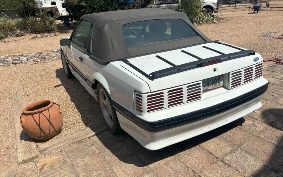 Ford-Mustang-Cabriolet-1988-2