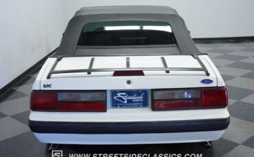 Ford-Mustang-Cabriolet-1991-8