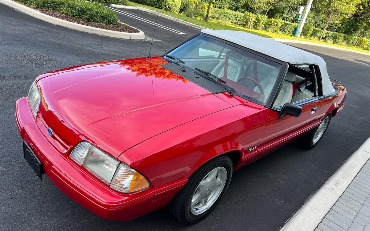 Ford-Mustang-Cabriolet-1992-22