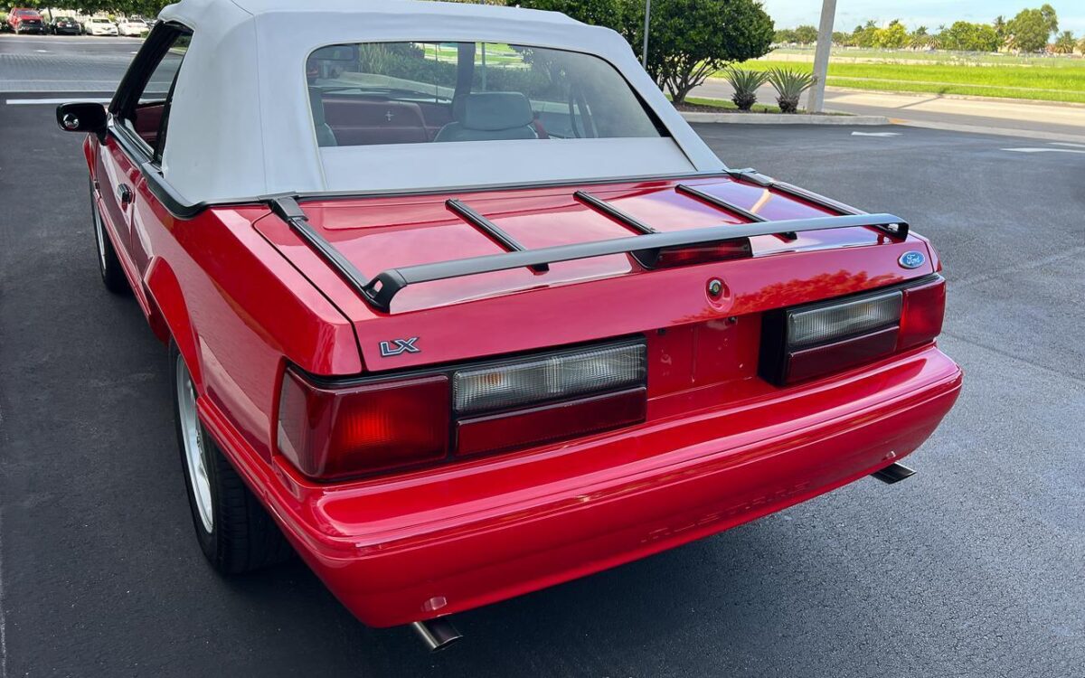 Ford-Mustang-Cabriolet-1992-26