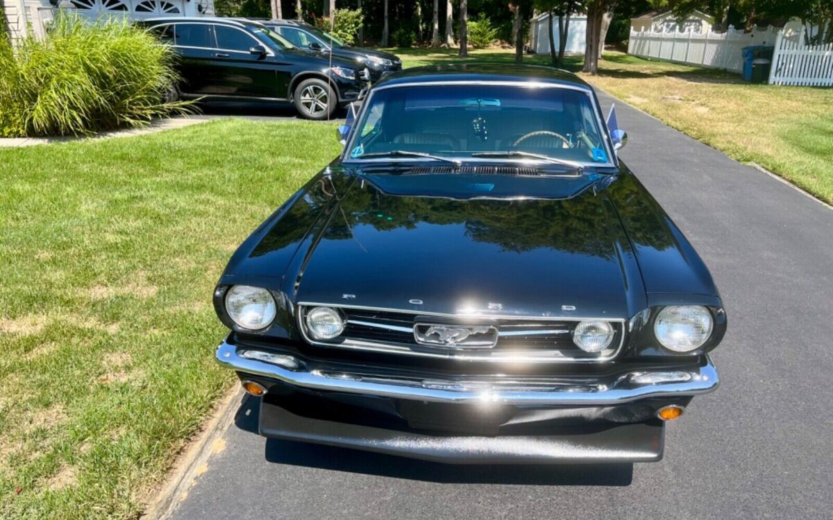 Ford-Mustang-Coupe-1965-1