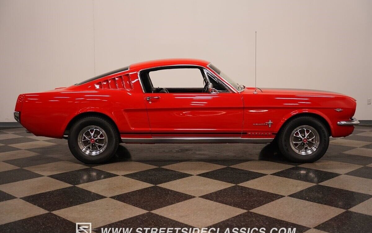 Ford-Mustang-Coupe-1966-17