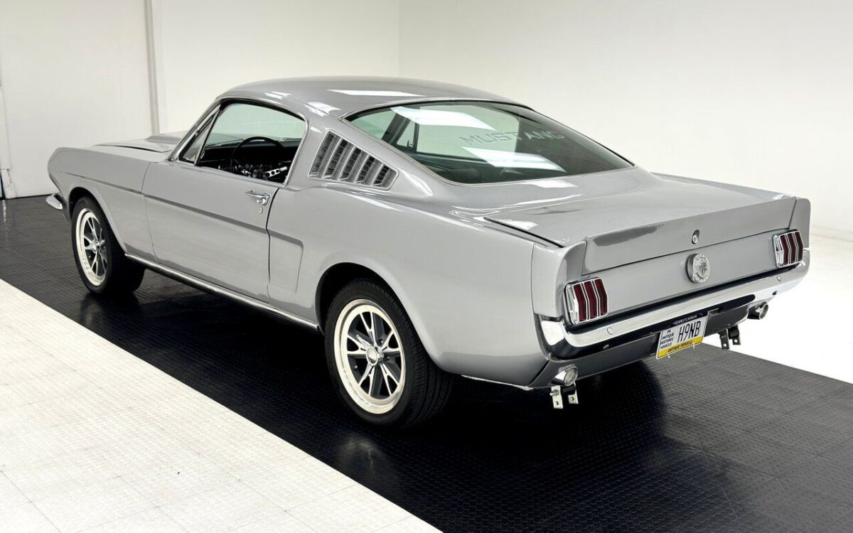 Ford-Mustang-Coupe-1966-2