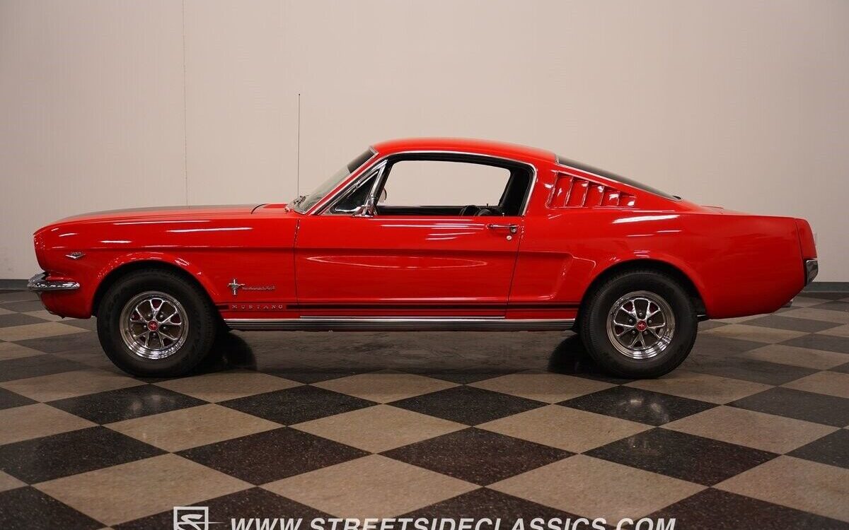 Ford-Mustang-Coupe-1966-2