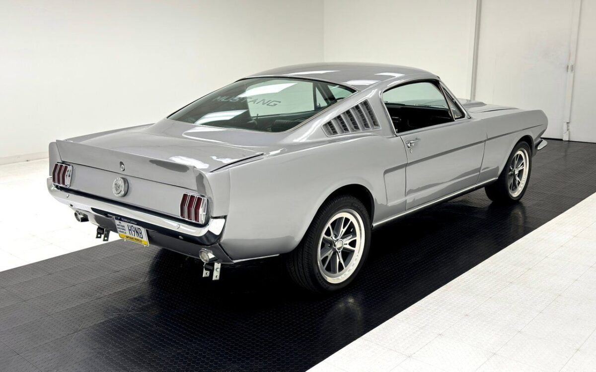 Ford-Mustang-Coupe-1966-4