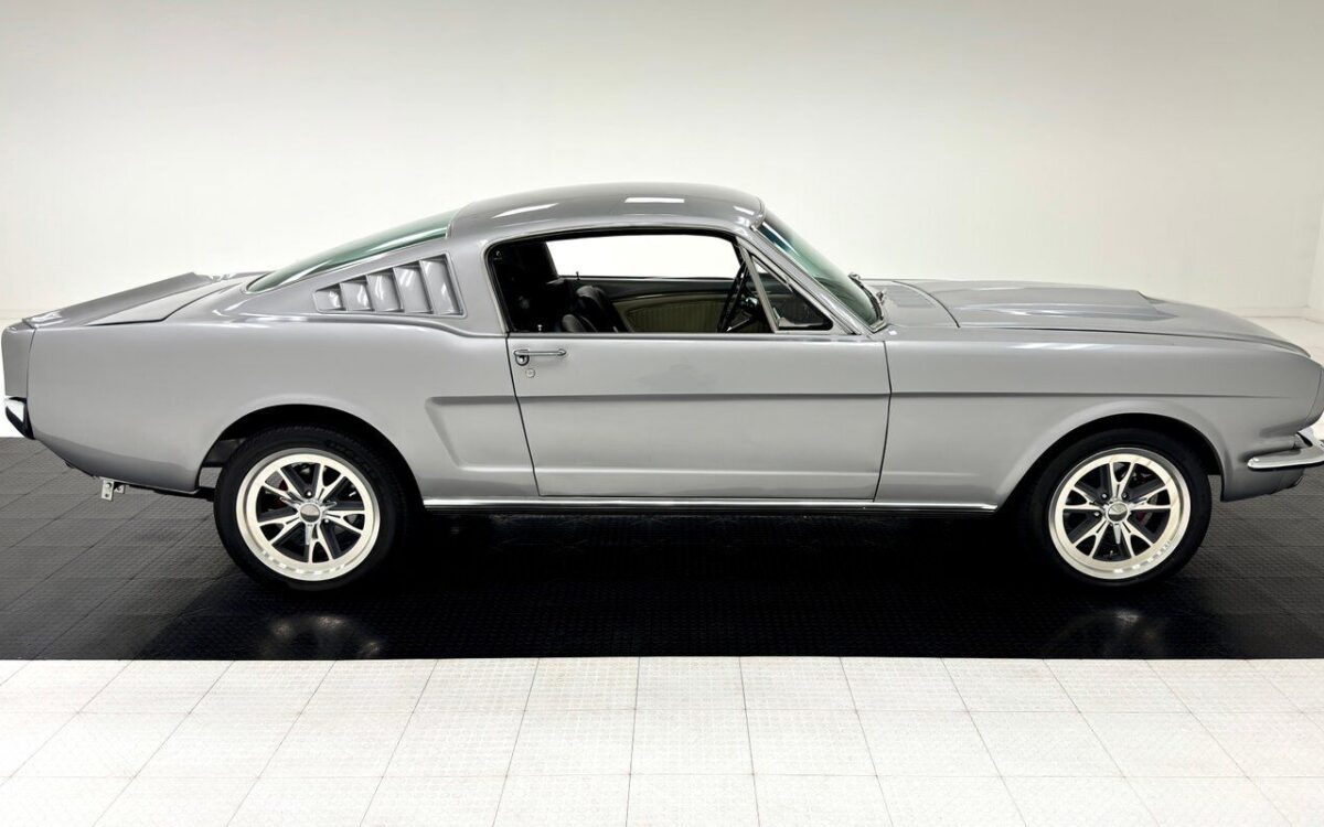 Ford-Mustang-Coupe-1966-5