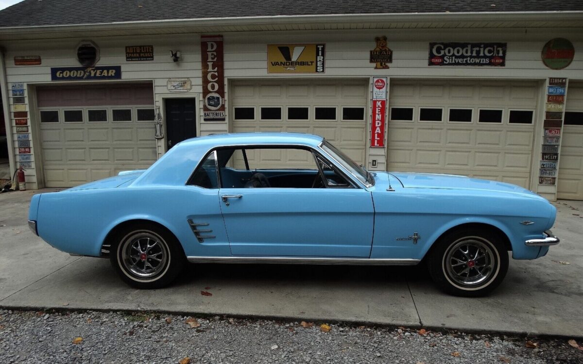 Ford-Mustang-Coupe-1966-5