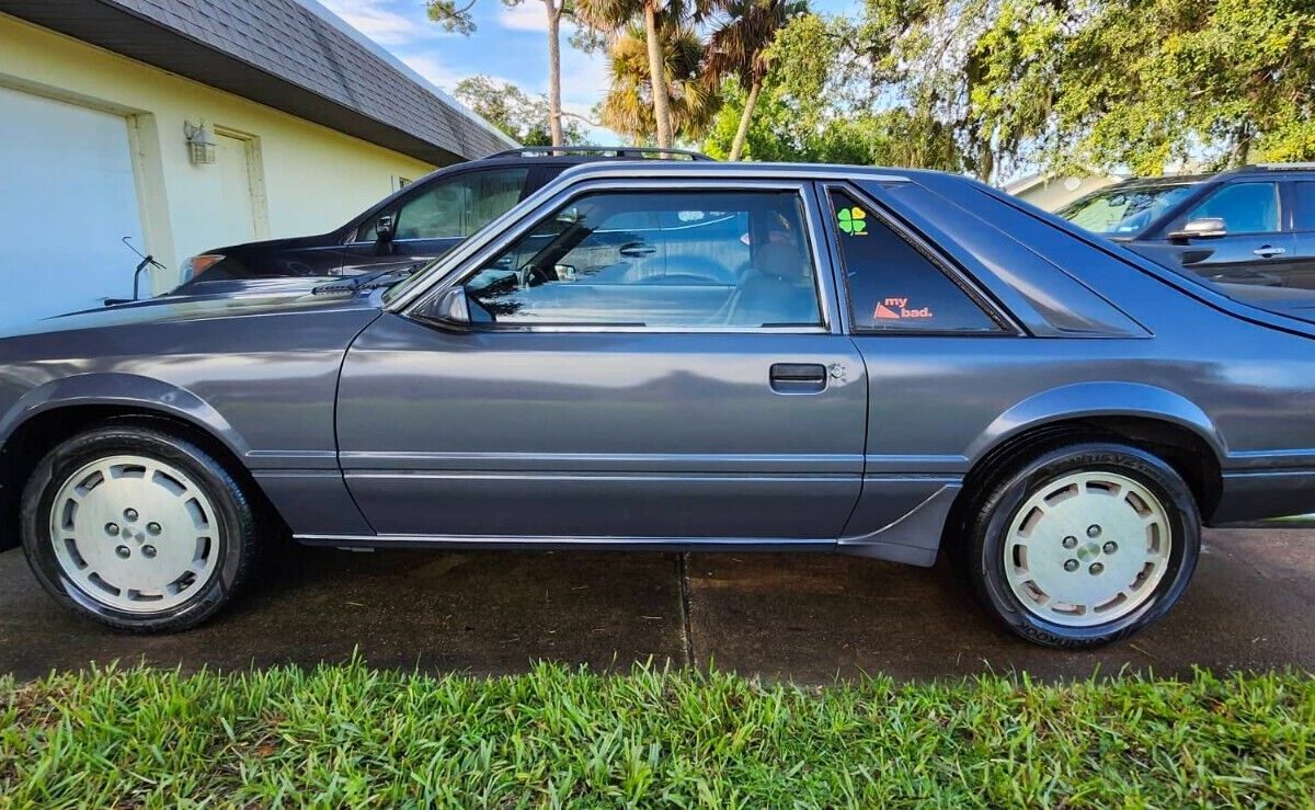 Ford-Mustang-Coupe-1984-3