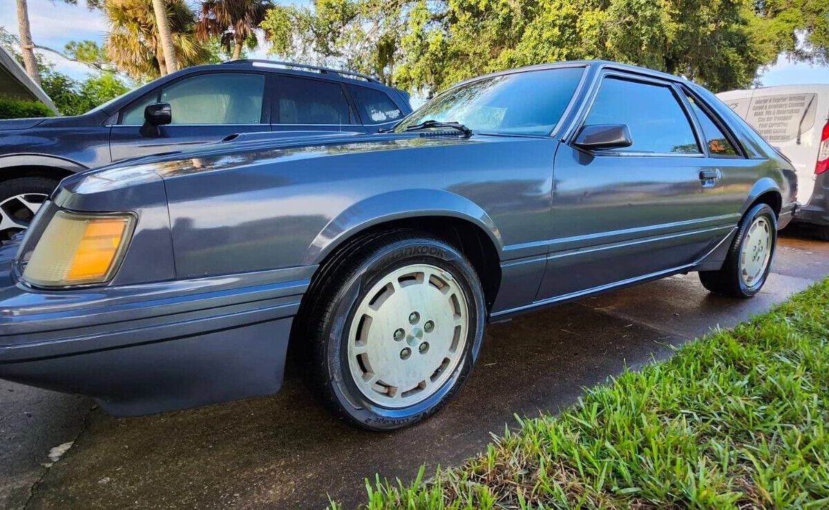 Ford-Mustang-Coupe-1984-5