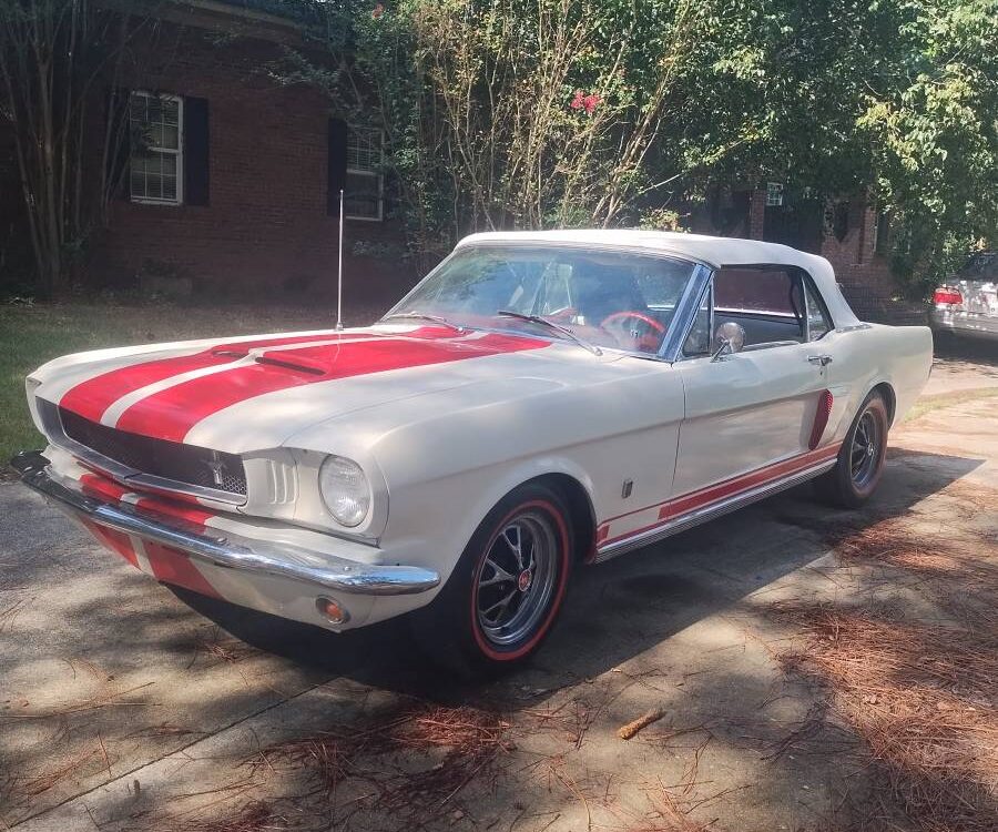 Ford-Mustang-convertible-1965-1