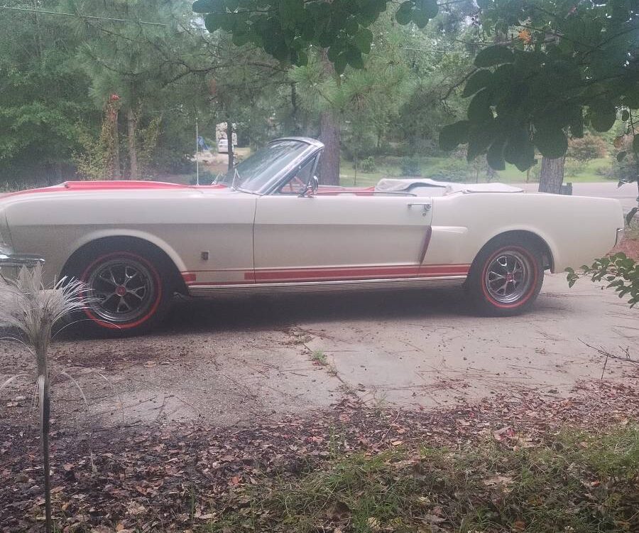 Ford-Mustang-convertible-1965-2