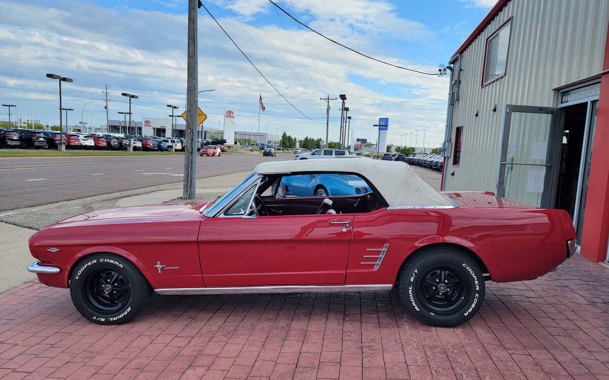 Ford-Mustang-convertible-1966-22