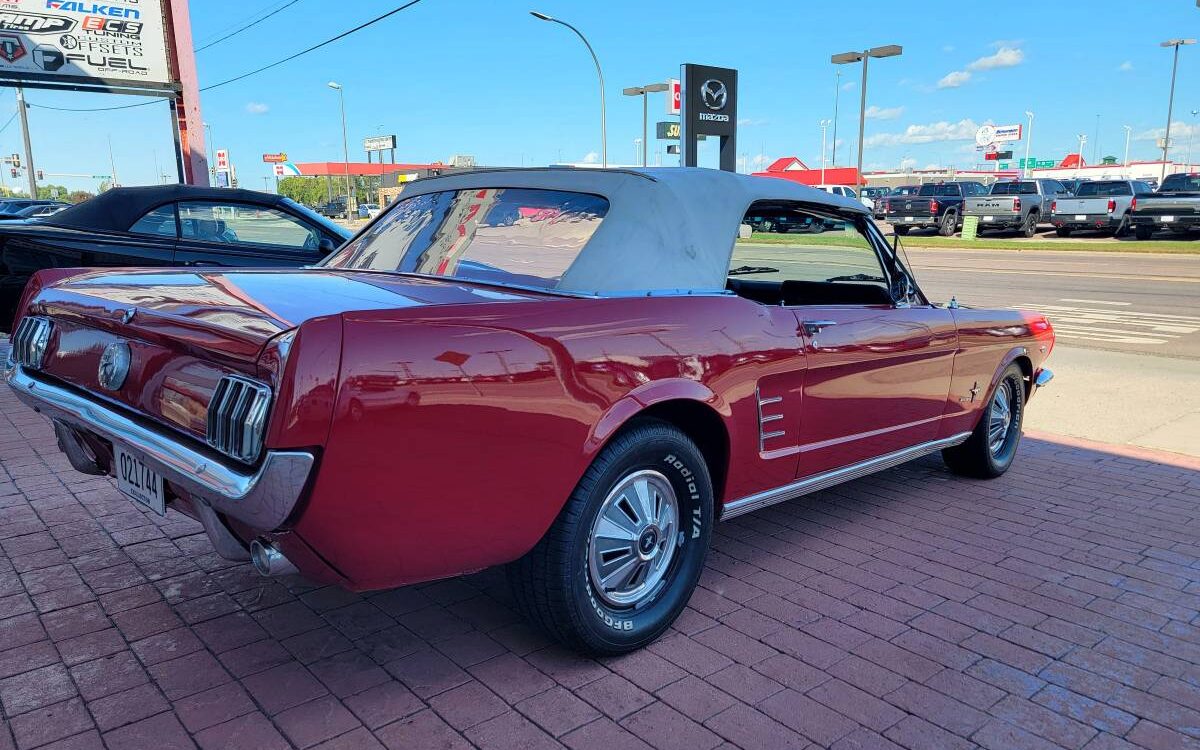 Ford-Mustang-convertible-1966-5