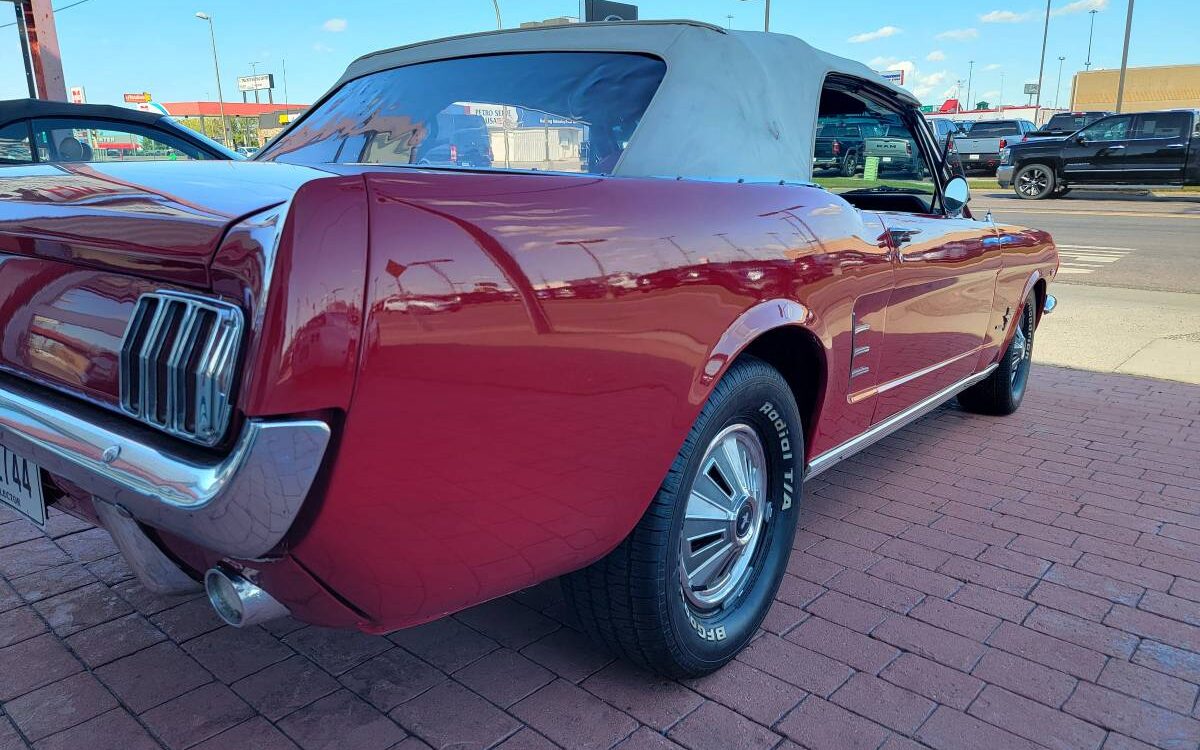 Ford-Mustang-convertible-1966-7