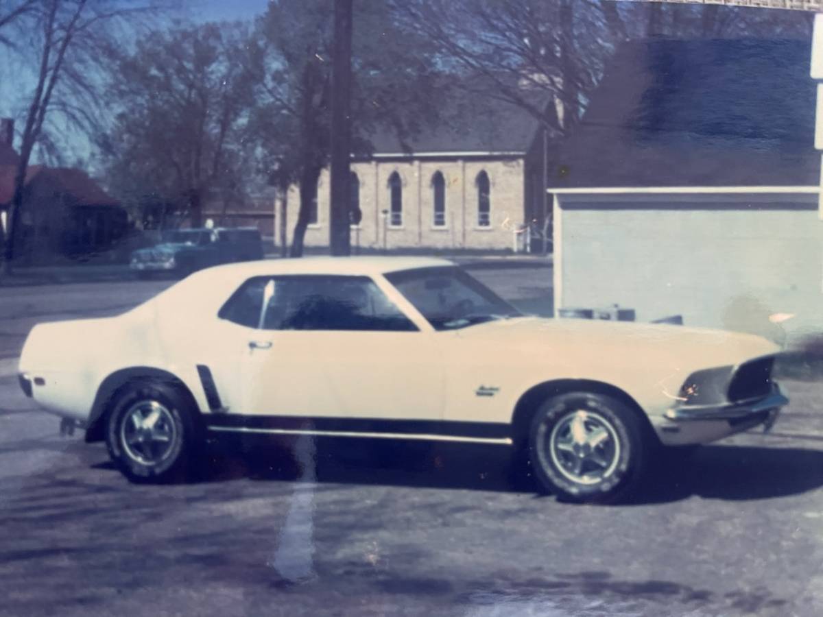 Ford-Mustang-coupe-1969