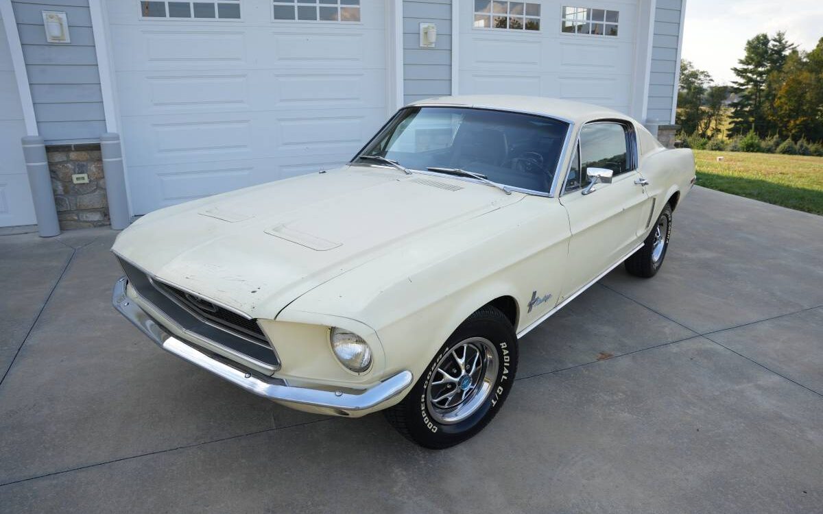 Ford-Mustang-fastback-1968-1