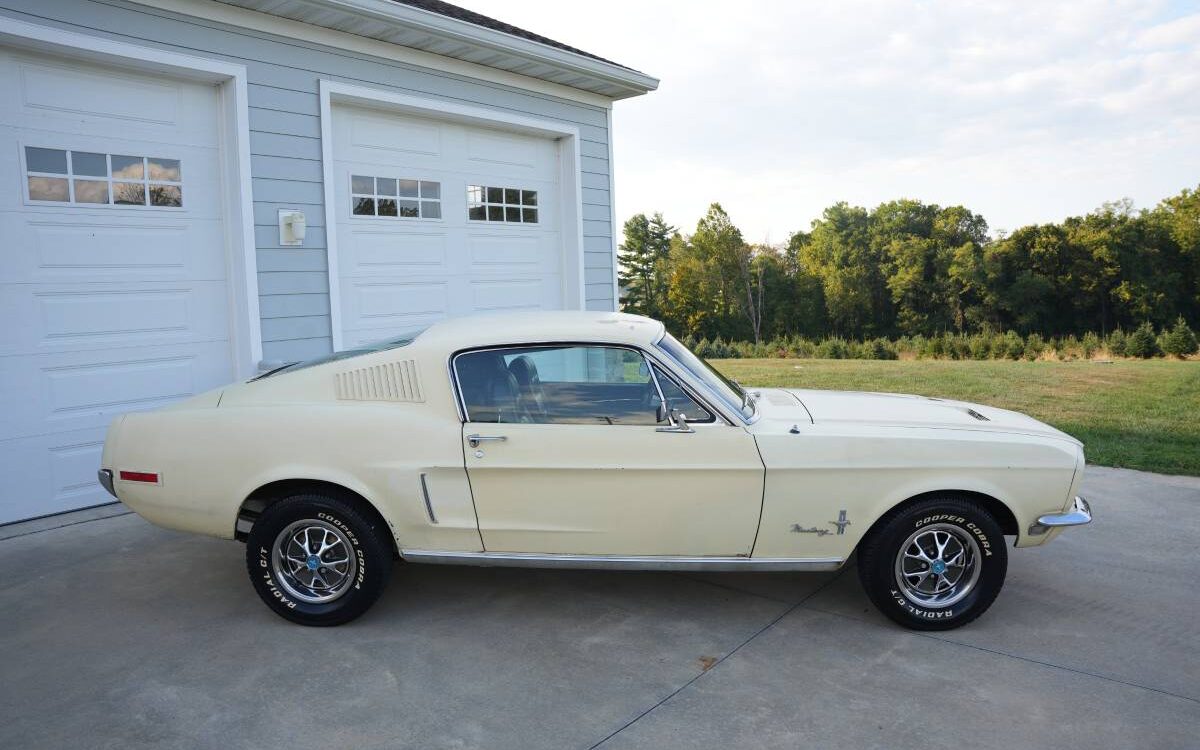 Ford-Mustang-fastback-1968-7