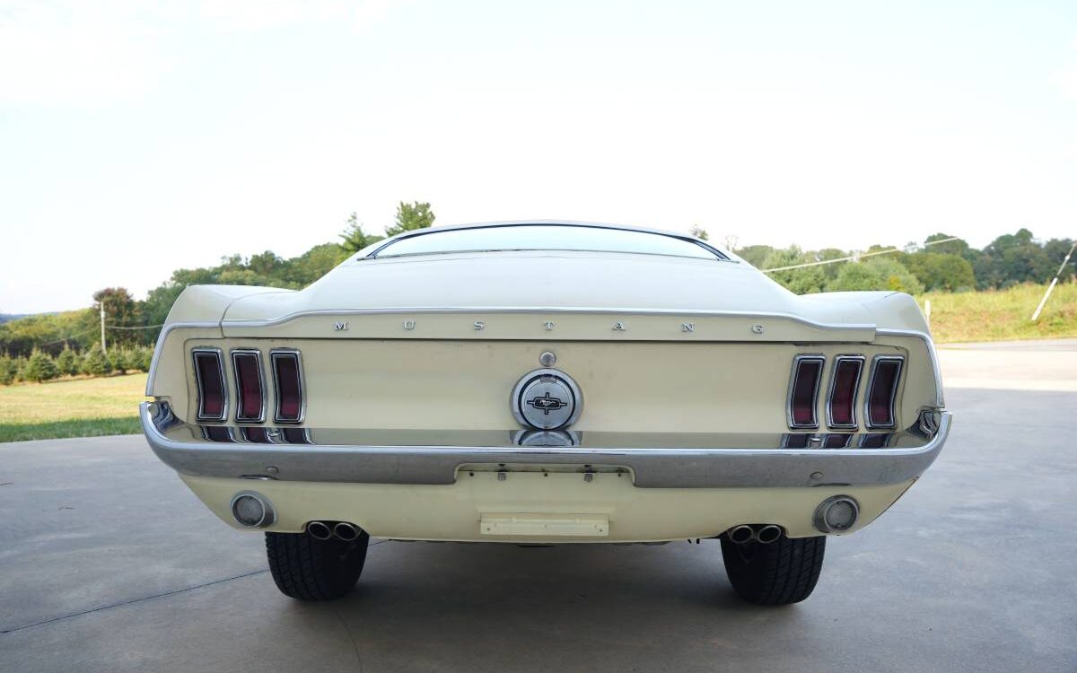 Ford-Mustang-fastback-1968-8