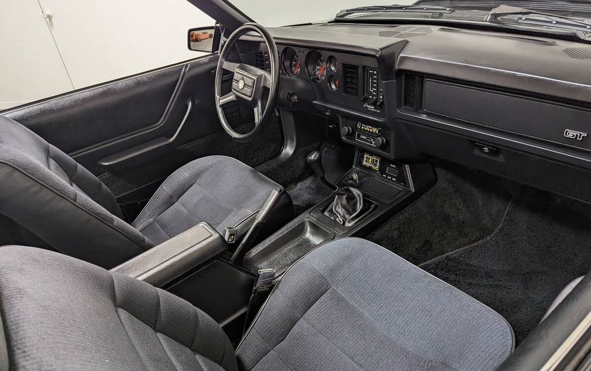 Ford-Mustang-glx-5.0-convertible-1983-11