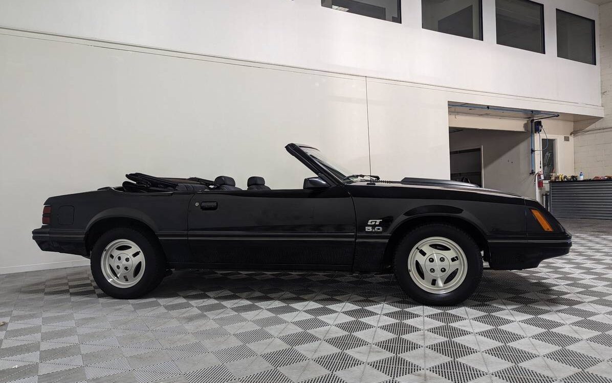 Ford-Mustang-glx-5.0-convertible-1983-14