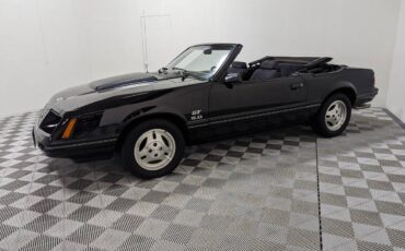 Ford-Mustang-glx-5.0-convertible-1983