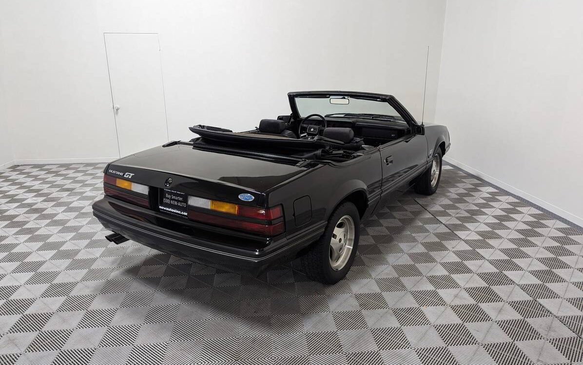 Ford-Mustang-glx-5.0-convertible-1983-9