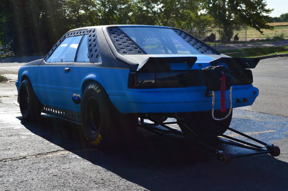 Ford-Mustang-gt-1986-1