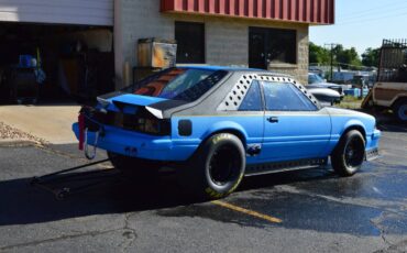 Ford-Mustang-gt-1986-3