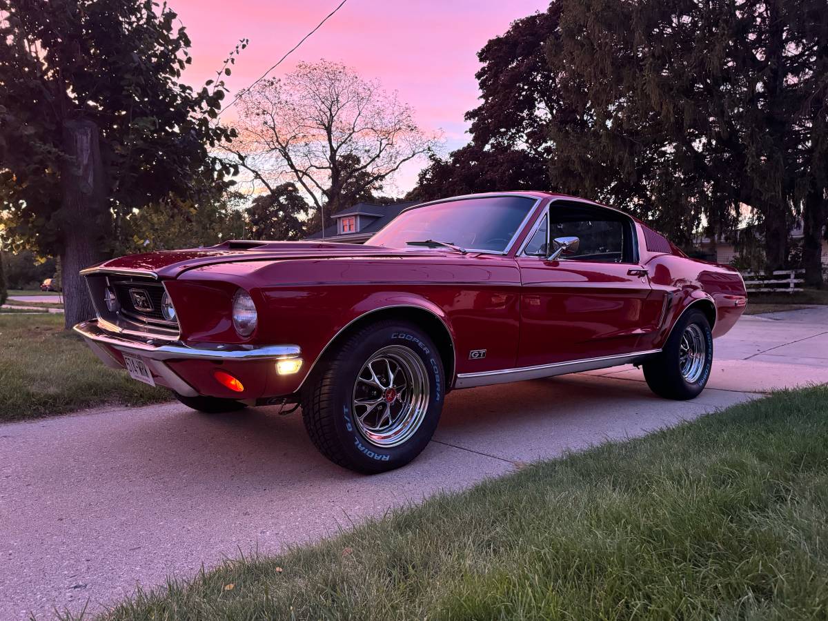 Ford-Mustang-gt-fastback-1968-4