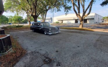 Ford-Ranch-wagon-1955