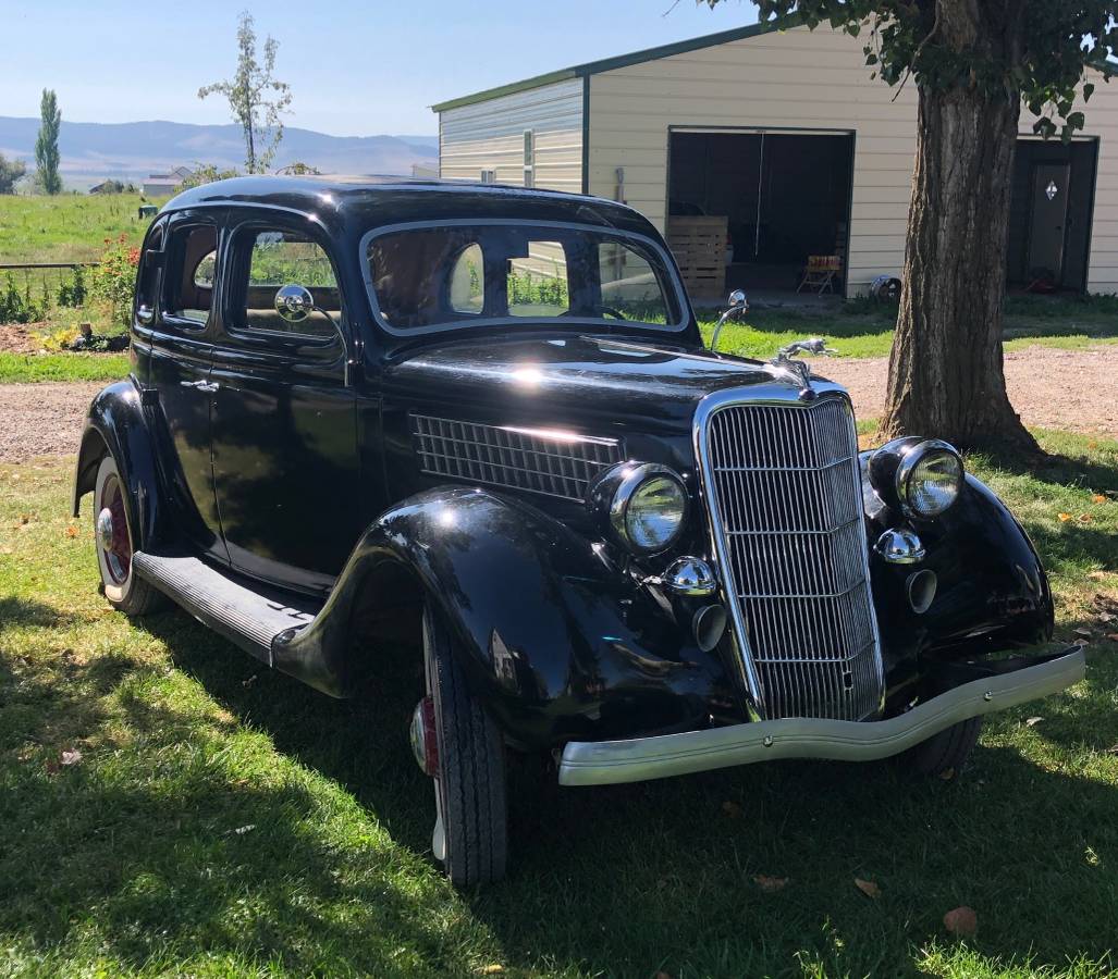 Ford-Sedan-1935-11