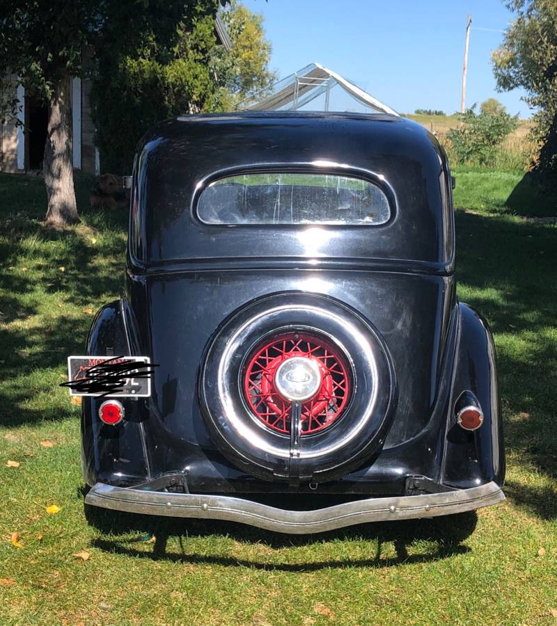 Ford-Sedan-1935-12