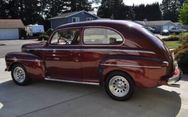 Ford-Super-deluxe-tudor-1942-3