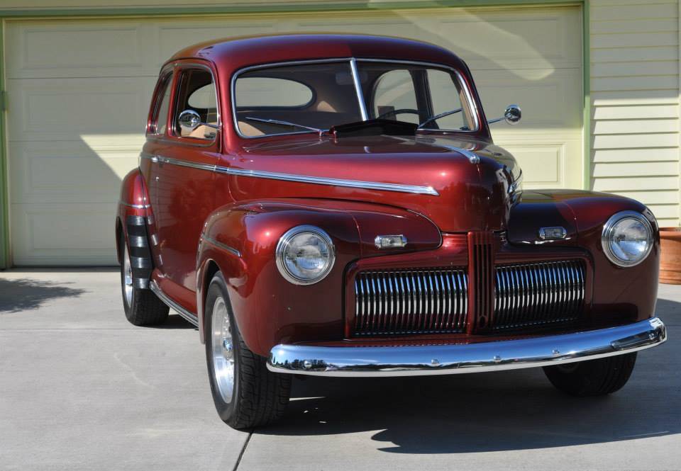 Ford-Super-deluxe-tudor-1942-4