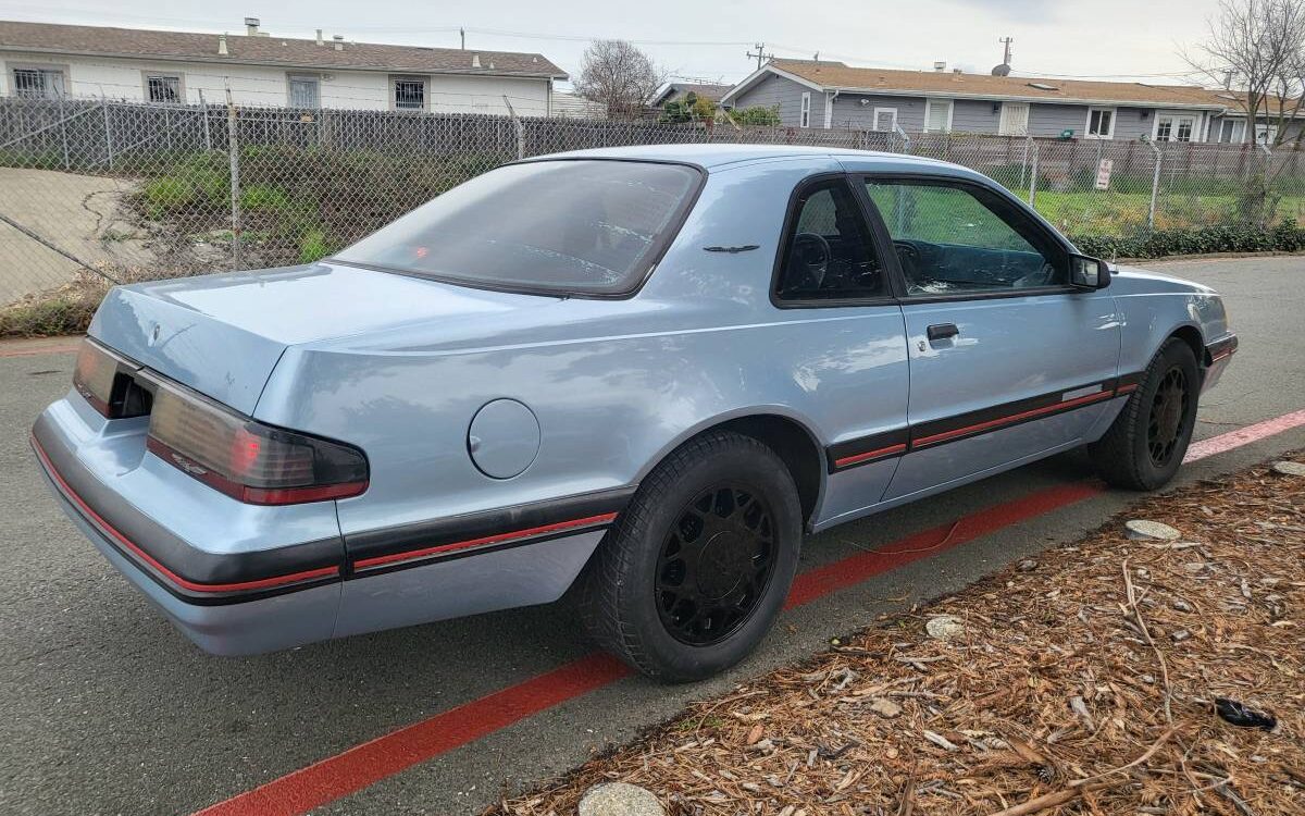 Ford-Thunderbird-1987-11