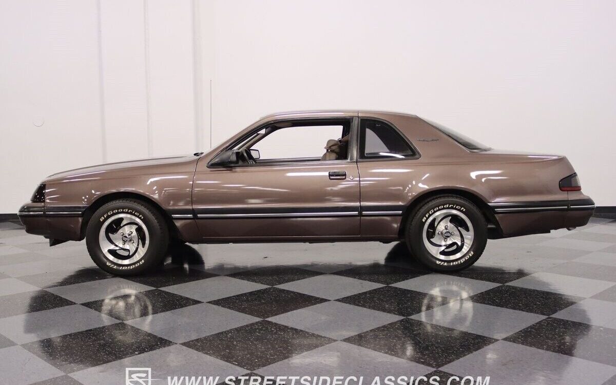 Ford-Thunderbird-Coupe-1987-2